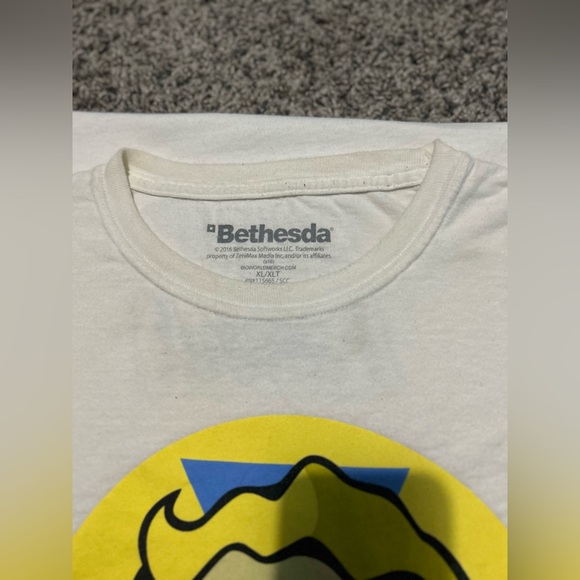 Fall Out graphic gamer zapper T-shirt bundle - Picture 13 of 14